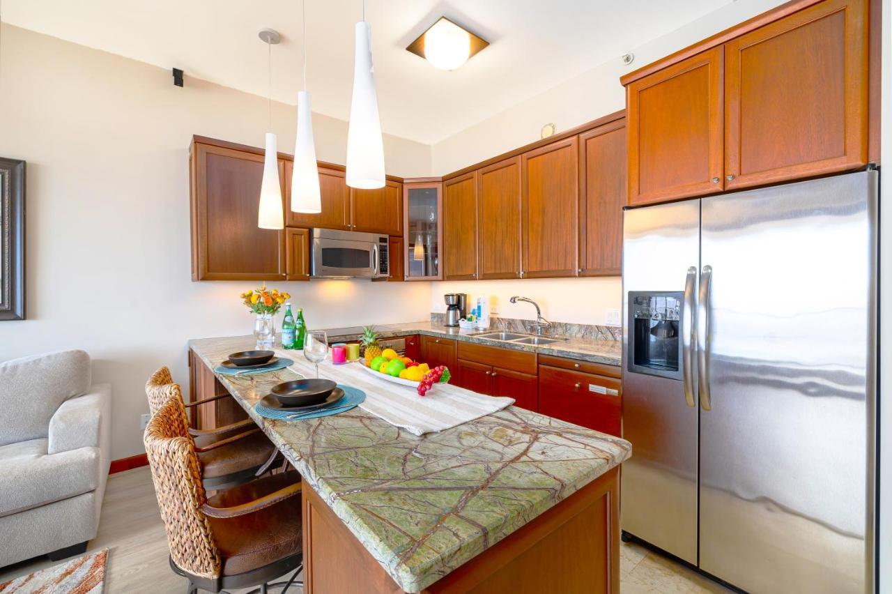 Upscale Penthouse With Ocean Views - Free Parking Apartment Honolulu Exterior foto