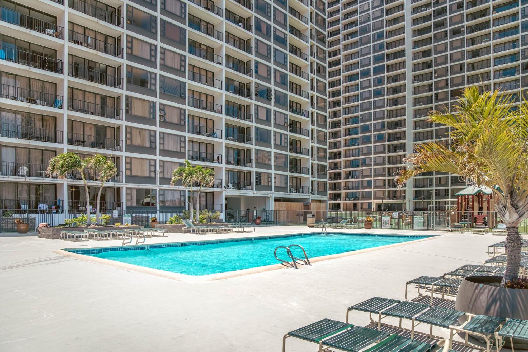 Upscale Penthouse With Ocean Views - Free Parking Apartment Honolulu Exterior foto