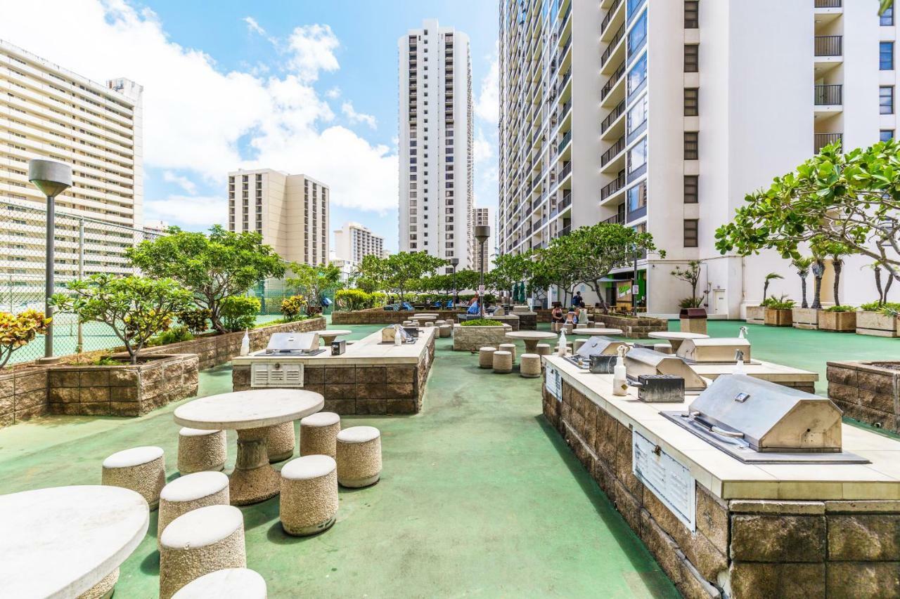 Upscale Penthouse With Ocean Views - Free Parking Apartment Honolulu Exterior foto